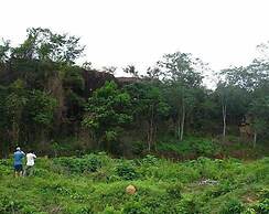Inthira Thakhek