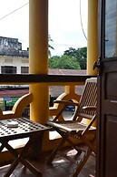 Inthira Thakhek