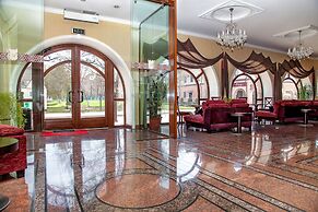 Optima Collection Kamianets-Podilskyi