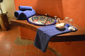 Lo Nuestro Petit Hotel