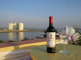 Ohana Phnom Penh Palace Hotel