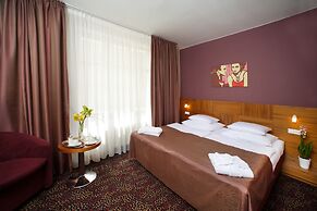 1. Republic Hotel