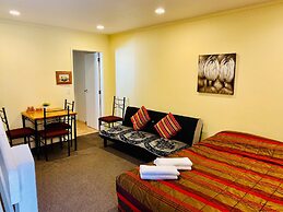 Baden Lodge Motel