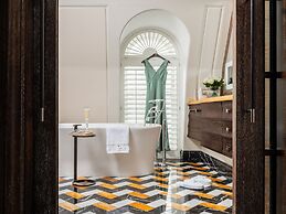 Corinthia London