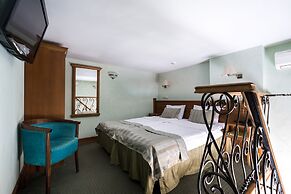 3 MostA Hotel
