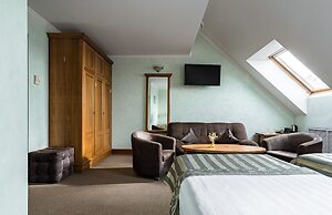 3 MostA Hotel