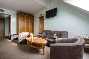 3 MostA Hotel