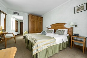3 MostA Hotel