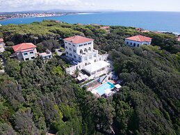 Grand Hotel Villa Parisi