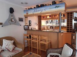 Baleia Guest Lodge Bed & Breakfast