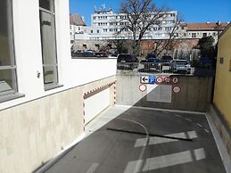 Hotel Arcade