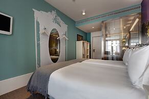 Lx Boutique Hotel