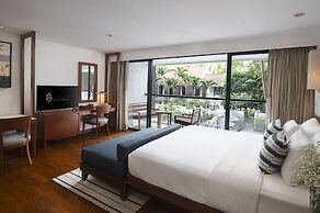 Woodlands Suites Serviced Residences