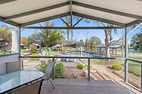 Lake Hume Holiday Park