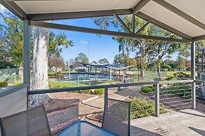Lake Hume Holiday Park
