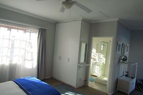 Blouberg Dolphin Inn