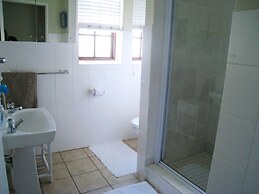 Blouberg Dolphin Inn