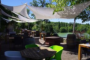 Logis Hôtels Domaine du Châtelard