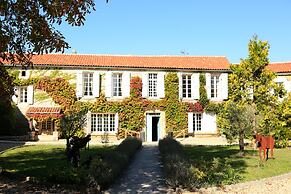 Logis Hôtels Domaine du Châtelard