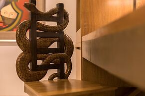 Le Sutra Hotel