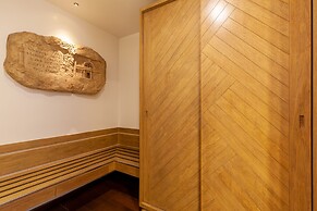Le Sutra Hotel