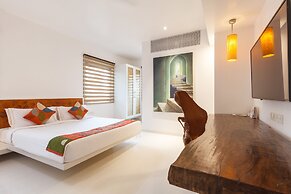 Le Sutra Hotel