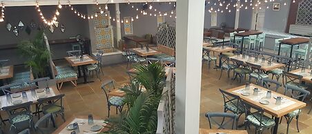 Le Sutra Hotel