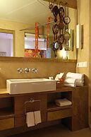 Le Sutra Hotel