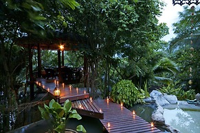 Salad Beach Resort
