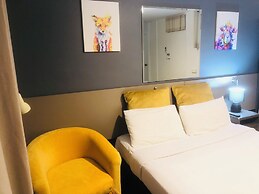 Parkway Motel