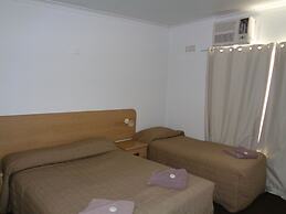 Parkway Motel