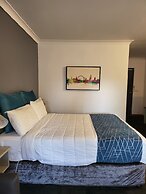 Parkway Motel
