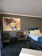 Parkway Motel