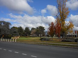 Parkway Motel