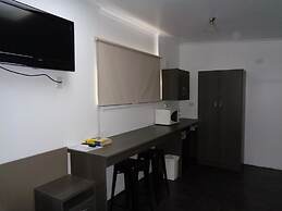 Parkway Motel