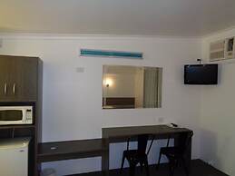 Parkway Motel