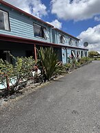Adventure Lodge & Motel