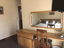 The Elegant Lodge