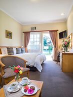 The Elegant Lodge