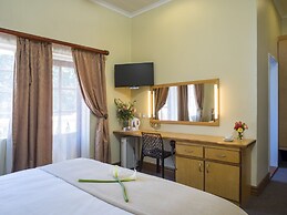 The Elegant Lodge