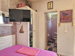 Anthippi Guest House
