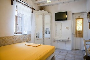 Anthippi Guest House