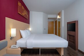 ibis Bangkok Riverside