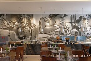 Java Paragon Hotel and Residences