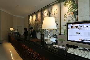 Java Paragon Hotel and Residences