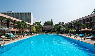Basaya Beach Hotel & Resort