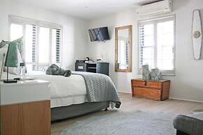 Abalone Hotel & Villas