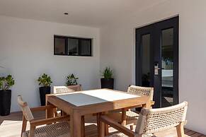 Abalone Hotel & Villas