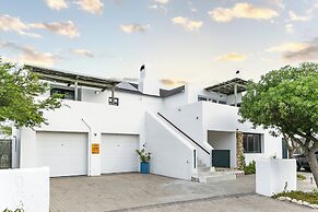Abalone Hotel & Villas
