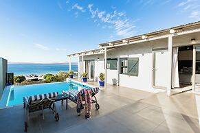 Abalone Hotel & Villas